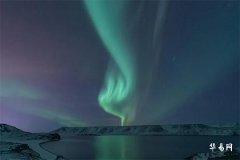 水瓶座与狮子座的星座配对：爱情、友情与兼容性分析